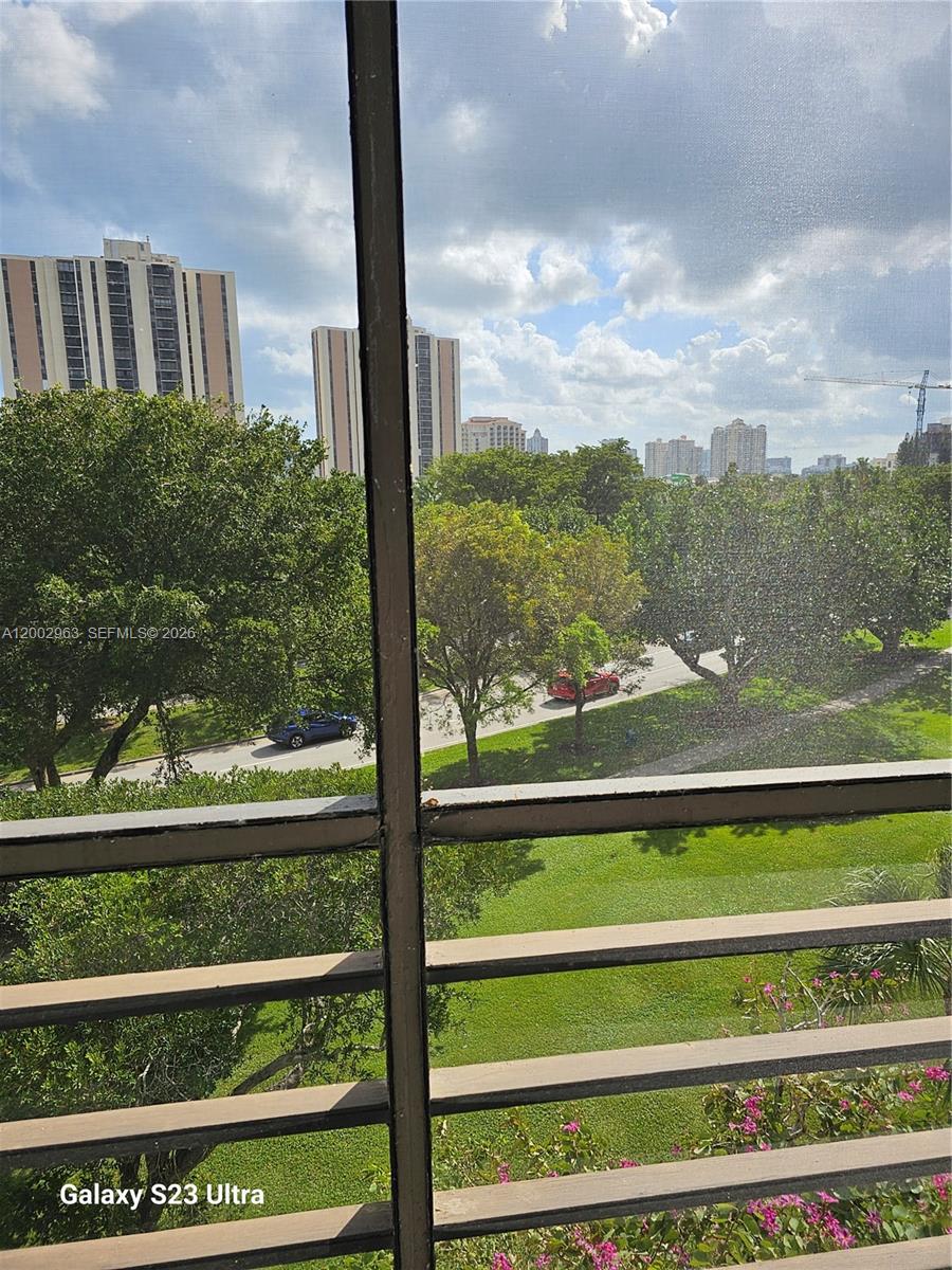 BISCAYA IV CONDO - Residential Lease