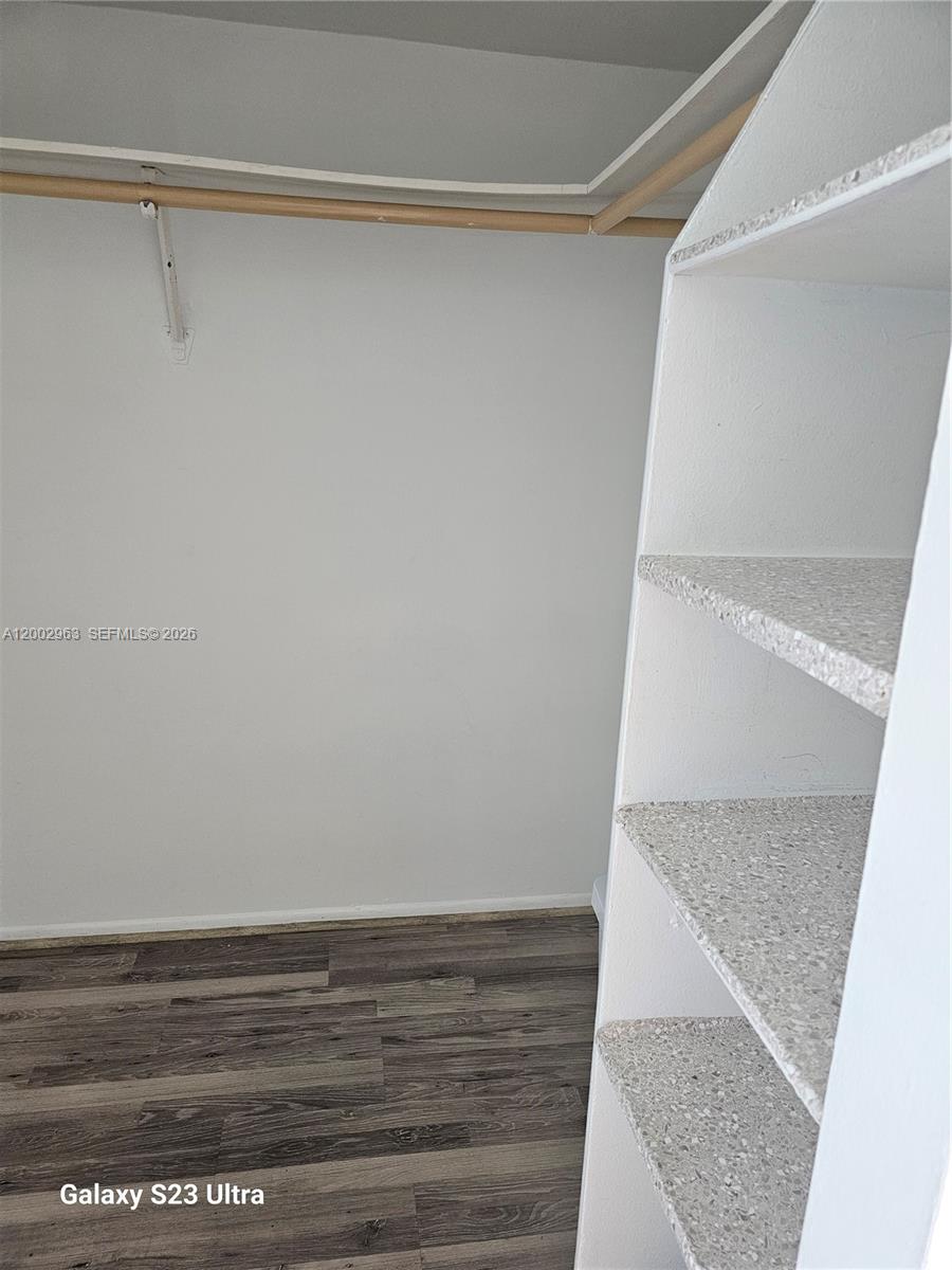 BISCAYA IV CONDO - Residential Lease