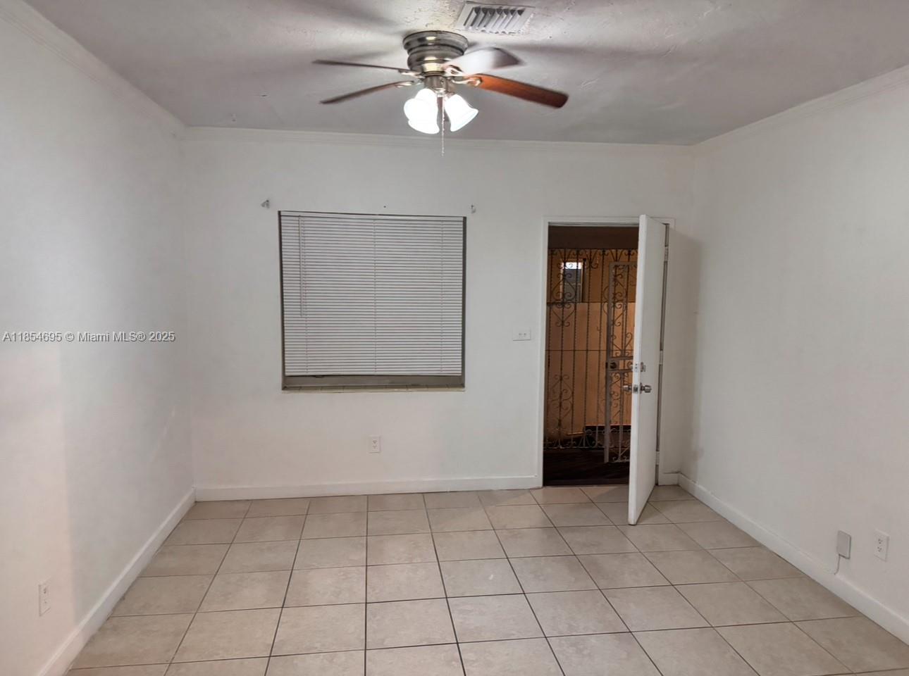 Centrally Located Duplex Near Miami Airport – All Utilities Included! Schedule your showing today!