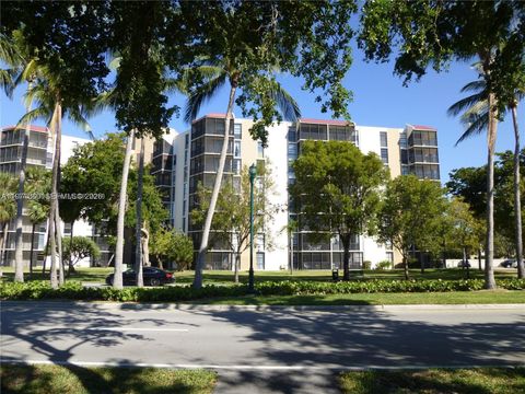 Photo of 3101 N Country Club Dr #107, Aventura, FL 33180 (MLS # A11971360)