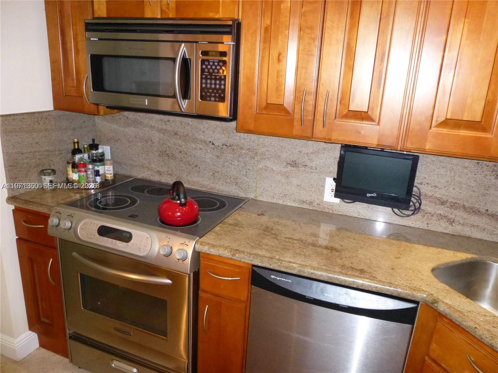 BRAVURA II CONDO - Residential