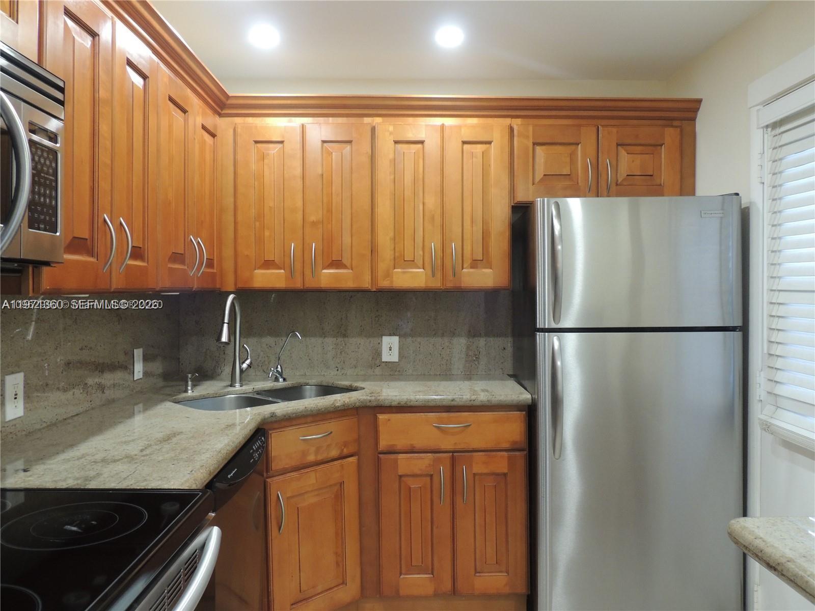 BRAVURA II CONDO - Residential