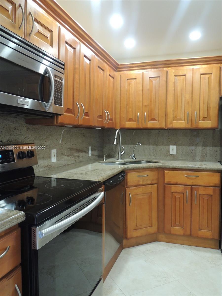 BRAVURA II CONDO - Residential