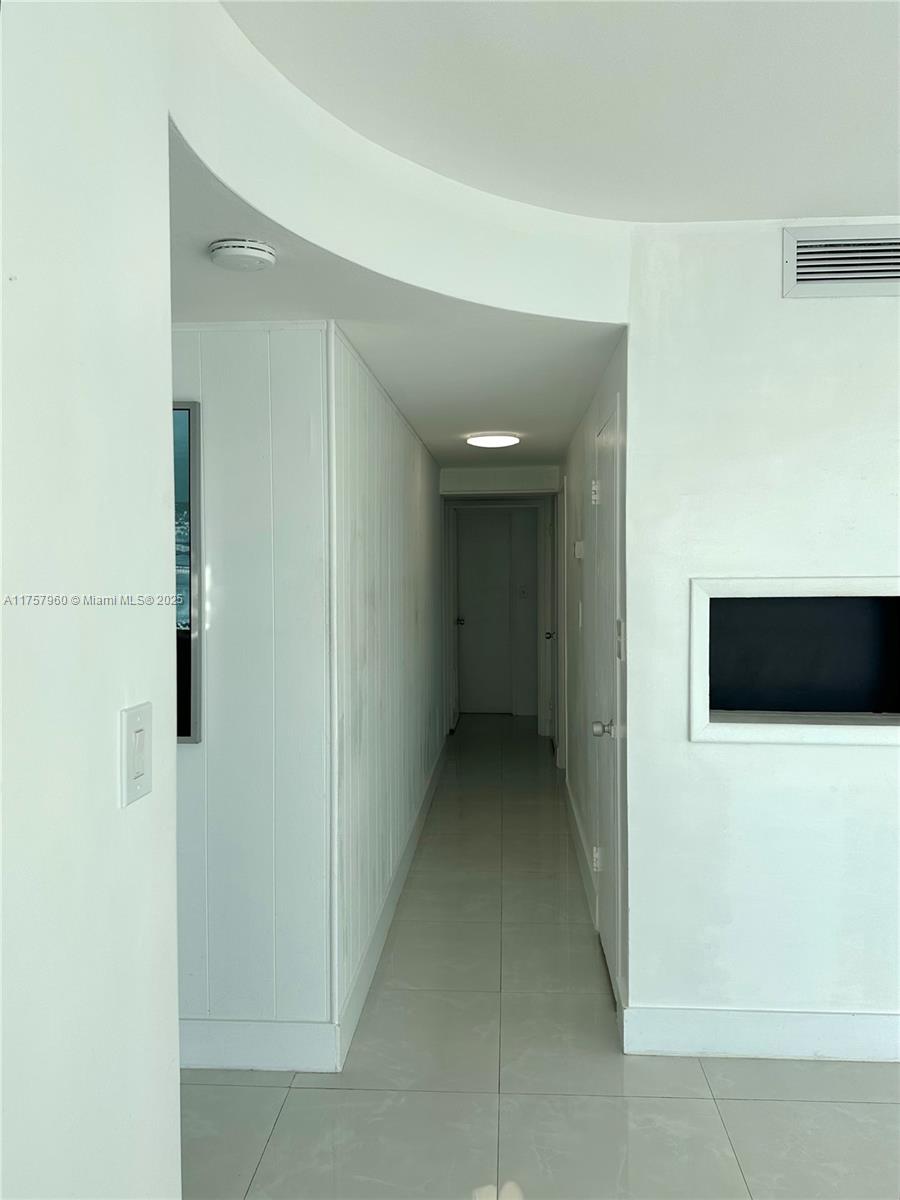 BAY PARK TOWERS CONDO - Residential Lease