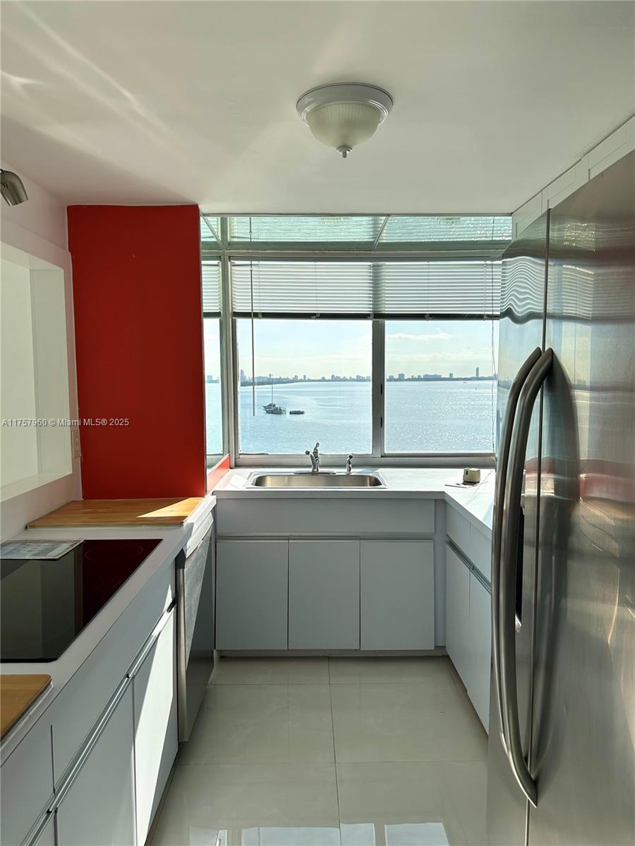 BAY PARK TOWERS CONDO - Residential Lease