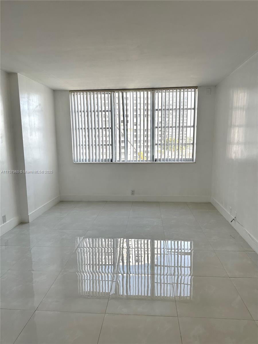 BAY PARK TOWERS CONDO - Residential Lease