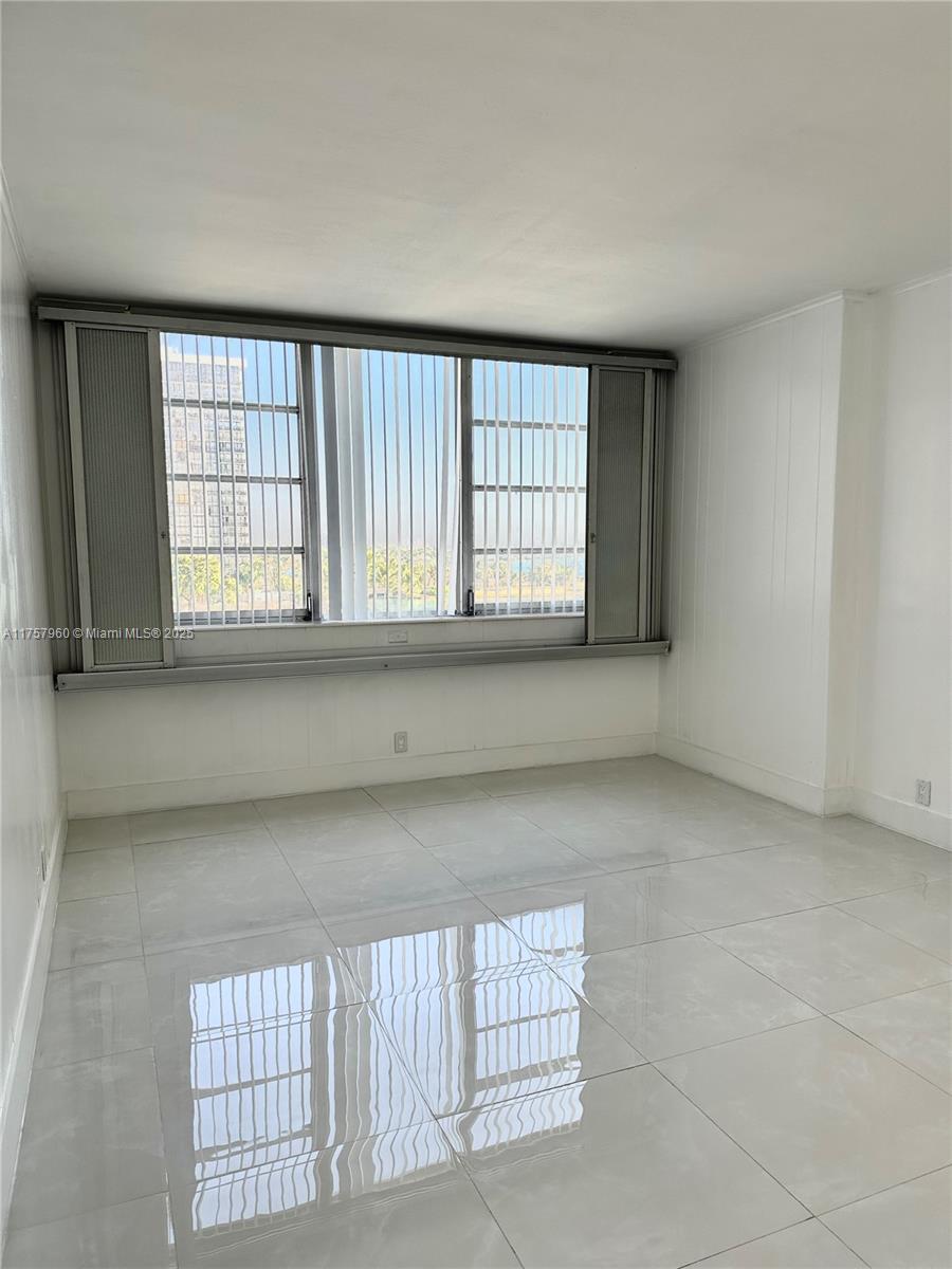 BAY PARK TOWERS CONDO - Residential Lease