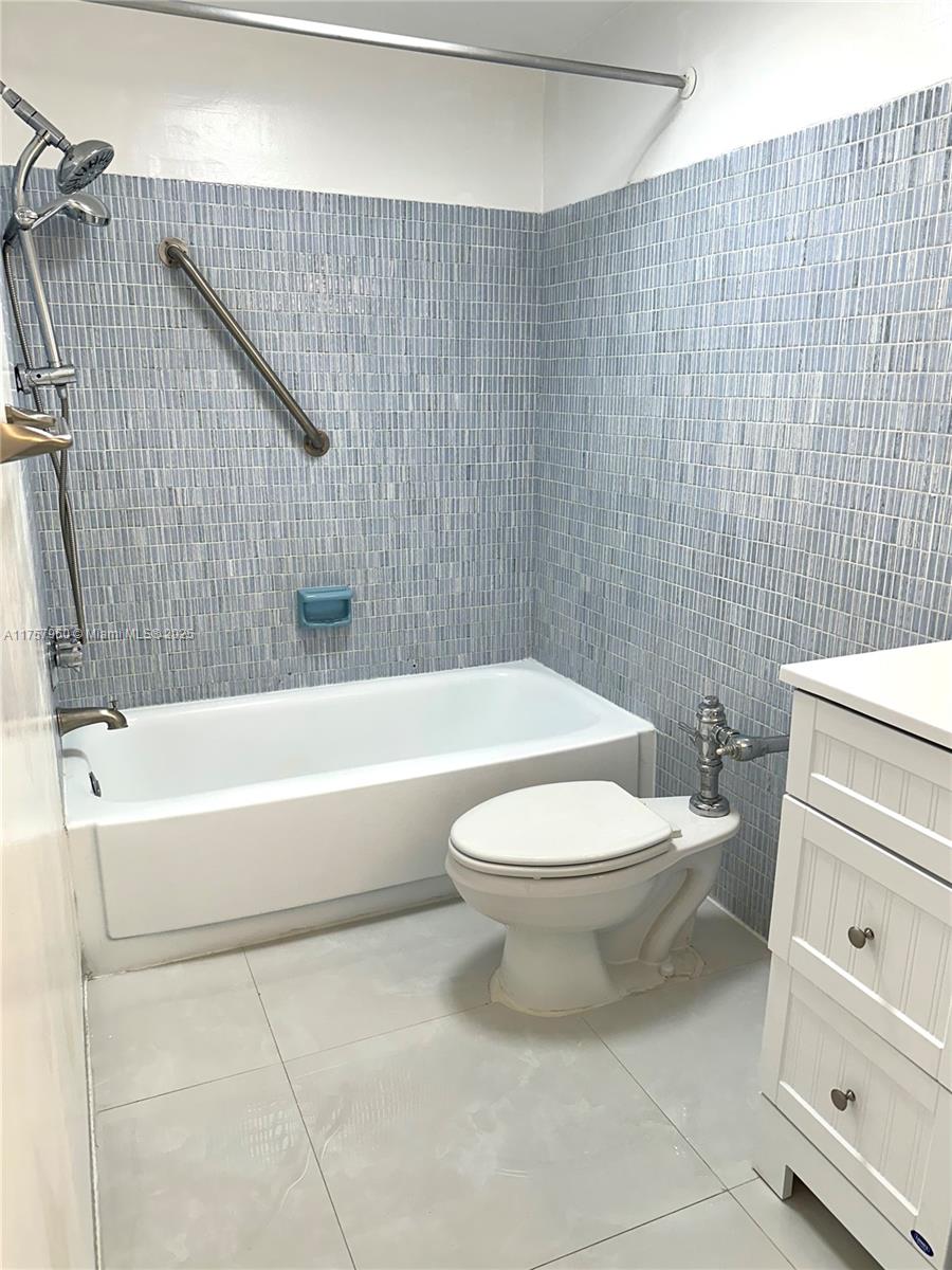 BAY PARK TOWERS CONDO - Residential Lease