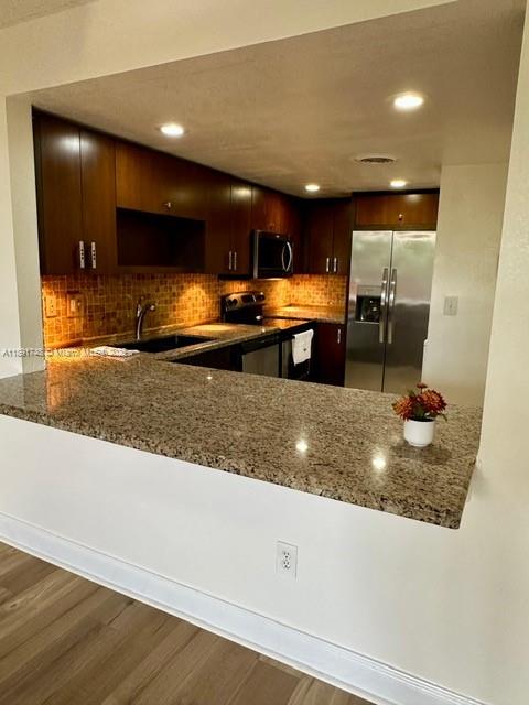 SAMARI LAKE EAST CONDO - Residential Lease