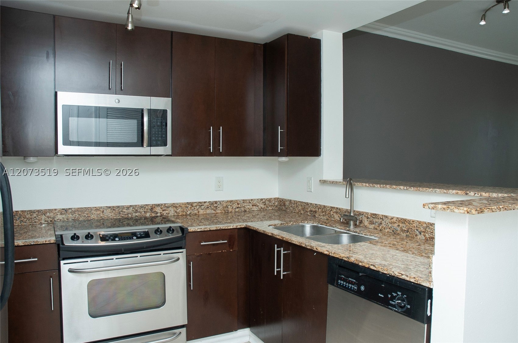 10 Aragon Ave 703