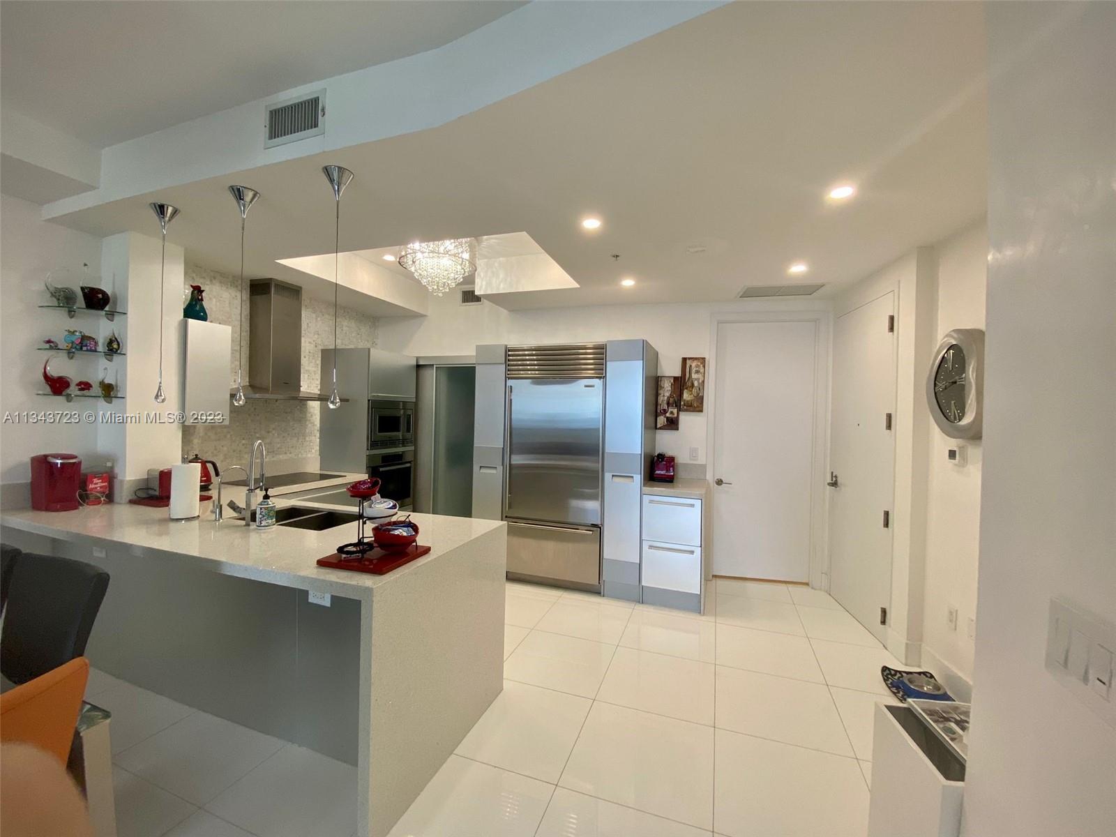 TRUMP ROYALE CONDO - Residential Lease