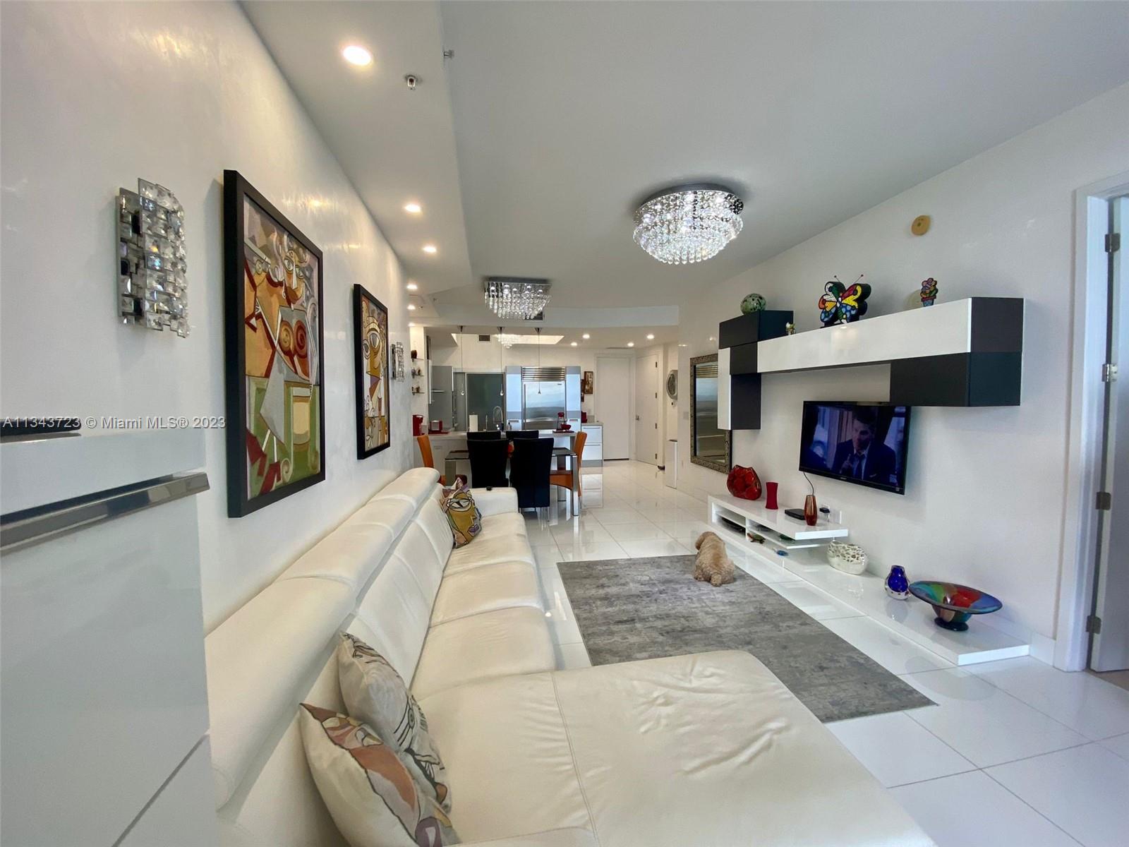 TRUMP ROYALE CONDO - Residential Lease