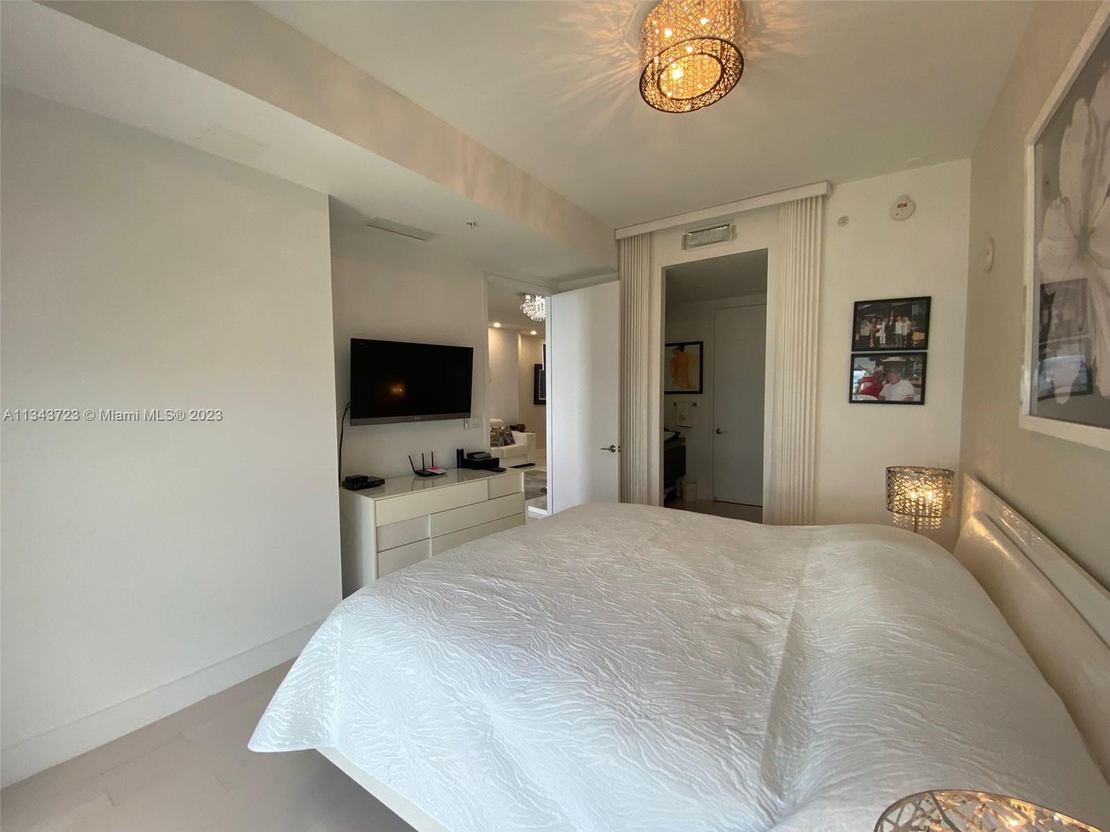 TRUMP ROYALE CONDO - Residential Lease