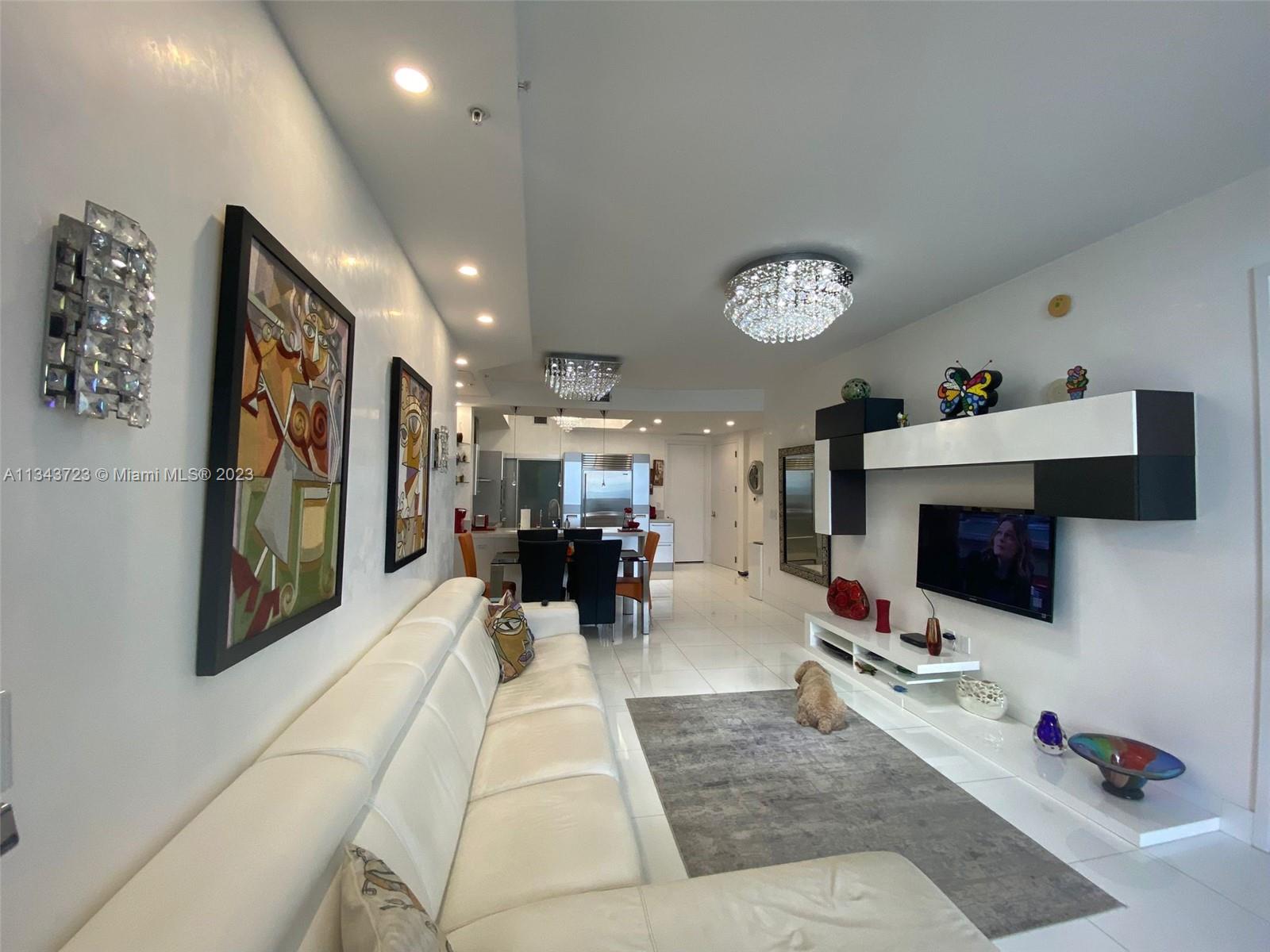 TRUMP ROYALE CONDO - Residential Lease