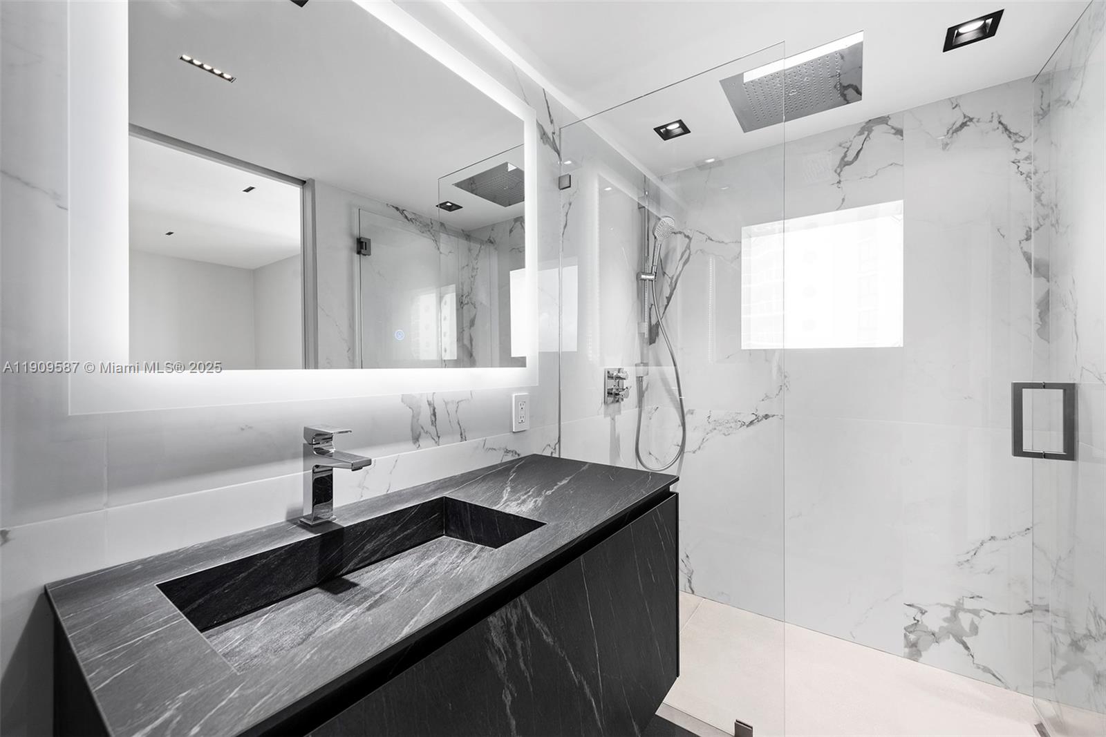 HARBORSIDE AT THE WATERWA - Residential