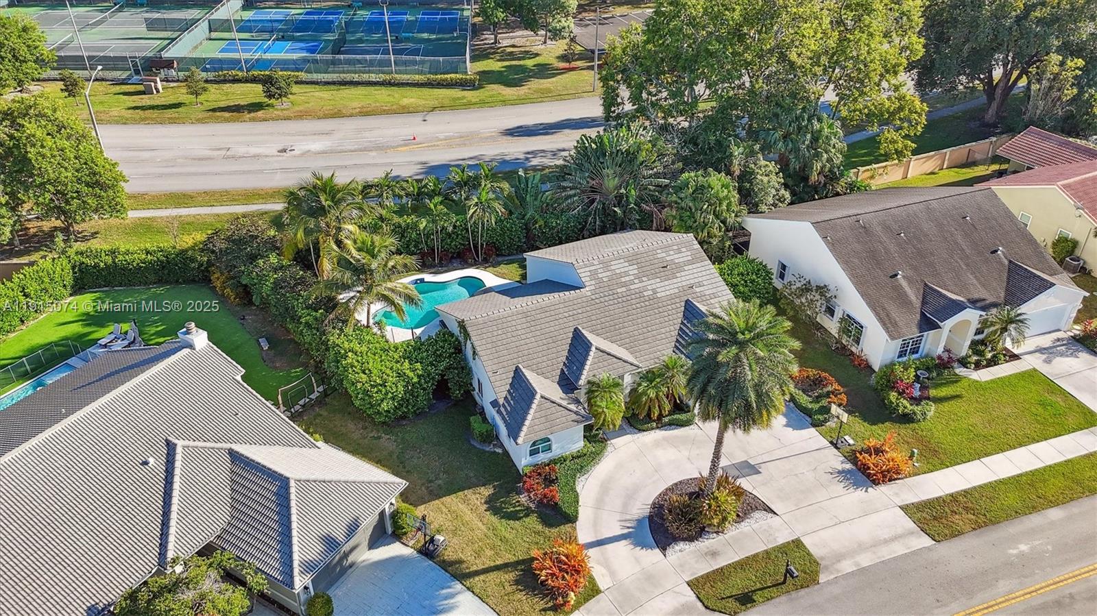 CALUSA RIDGE - Residential