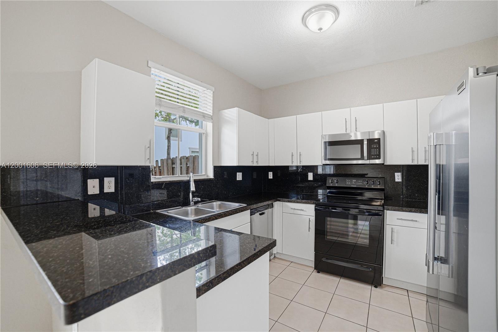 ISLANDS AT DORAL 1ST ADDN - Residential