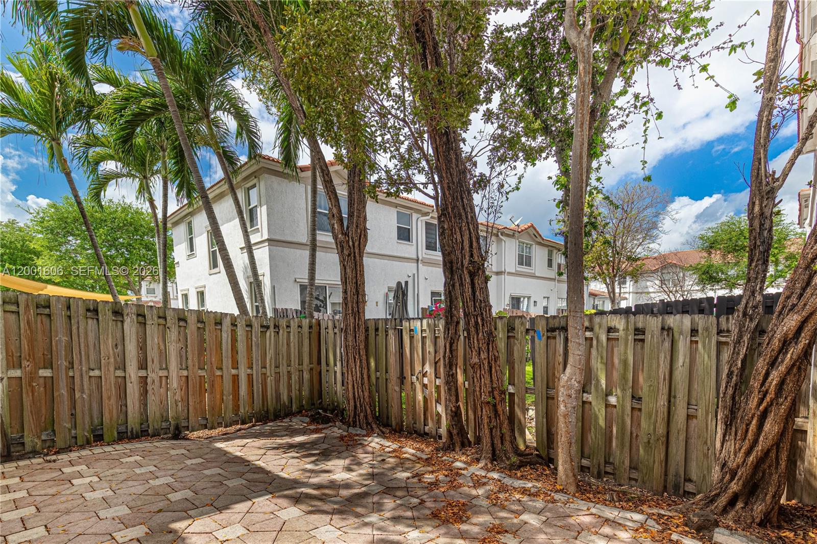 ISLANDS AT DORAL 1ST ADDN - Residential