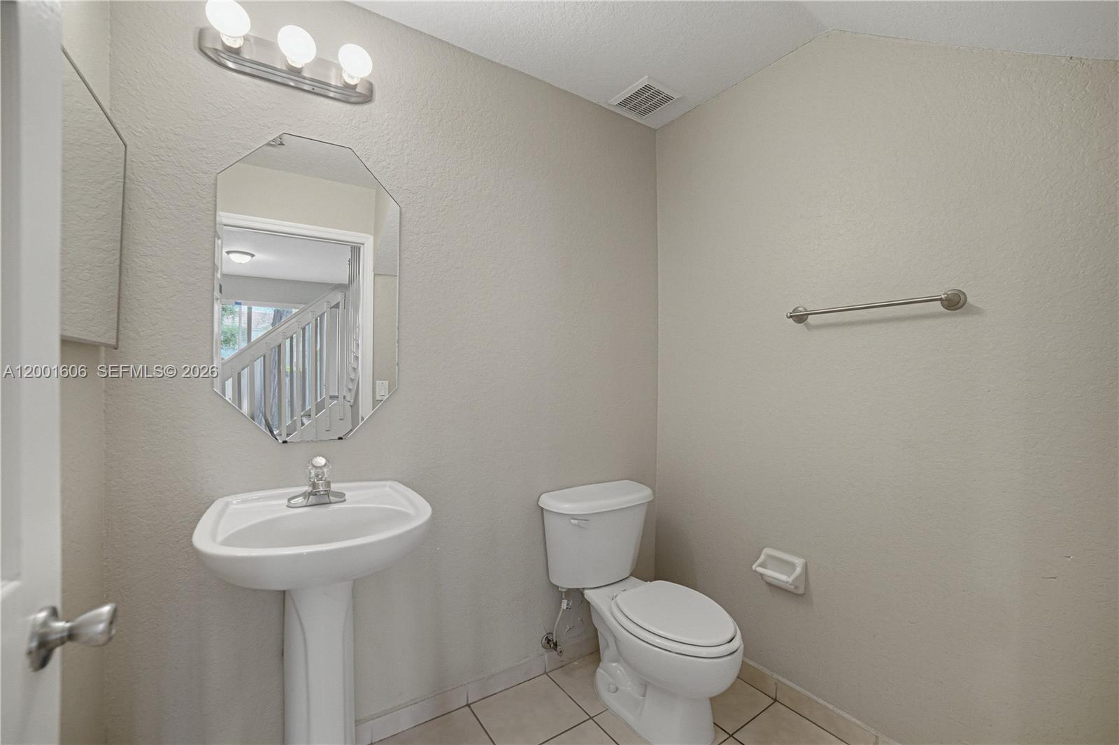 ISLANDS AT DORAL 1ST ADDN - Residential