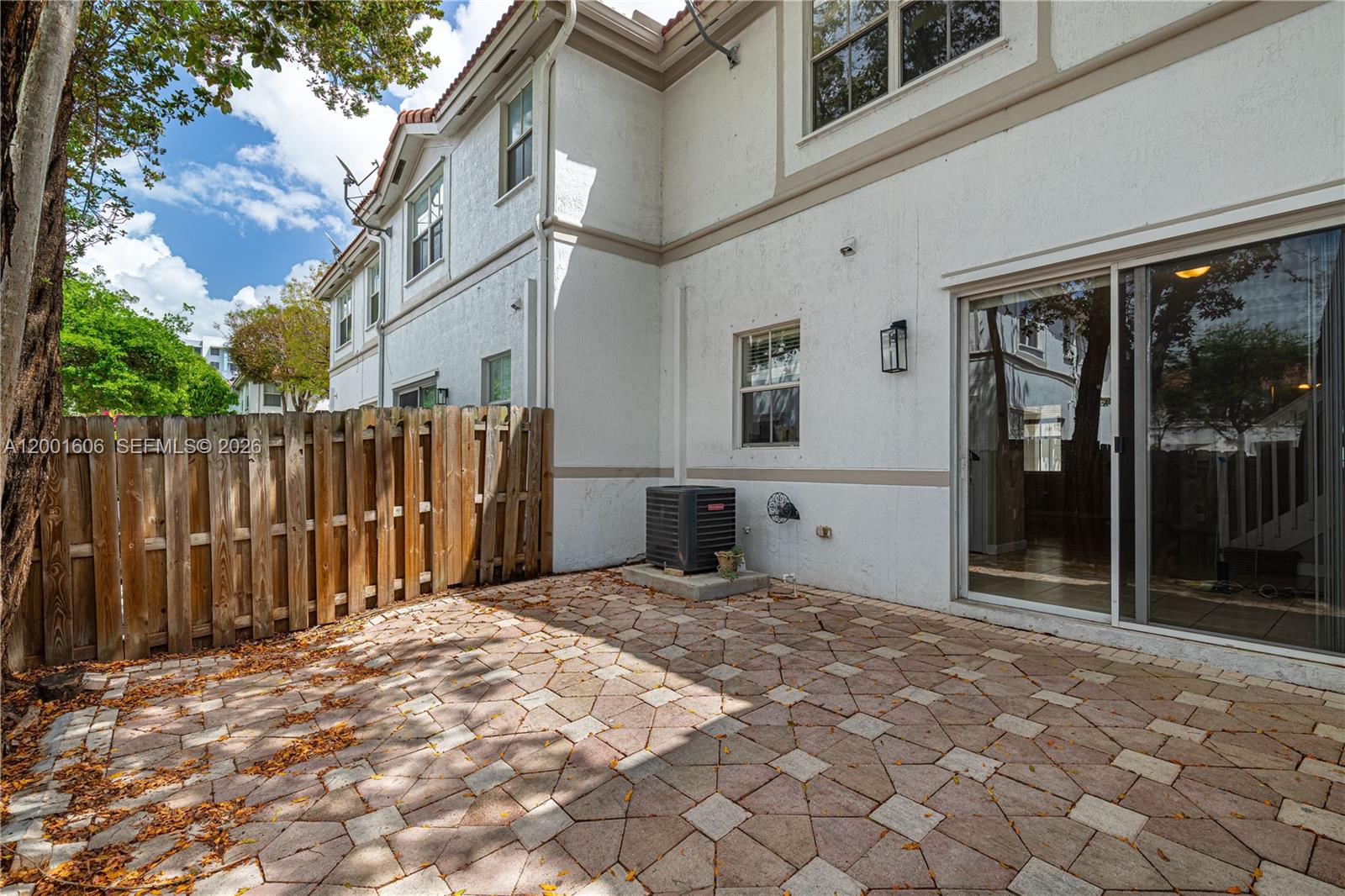 ISLANDS AT DORAL 1ST ADDN - Residential