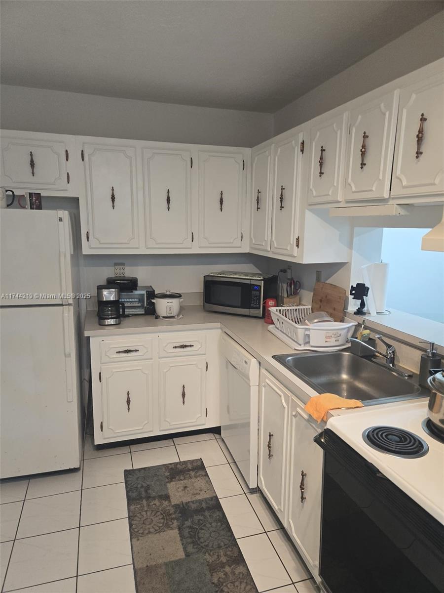 Rental Property at 5201 Nw 7th St 403, Miami, Broward County, Florida - Bedrooms: 1 
Bathrooms: 1  - $1,950 MO.
