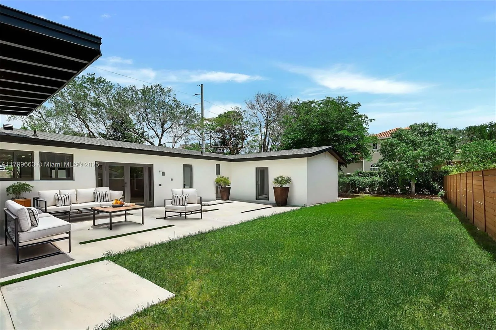 Miami, Florida 33176, United States, 4 Bedrooms Bedrooms, ,3 BathroomsBathrooms,Residential,Active,126586