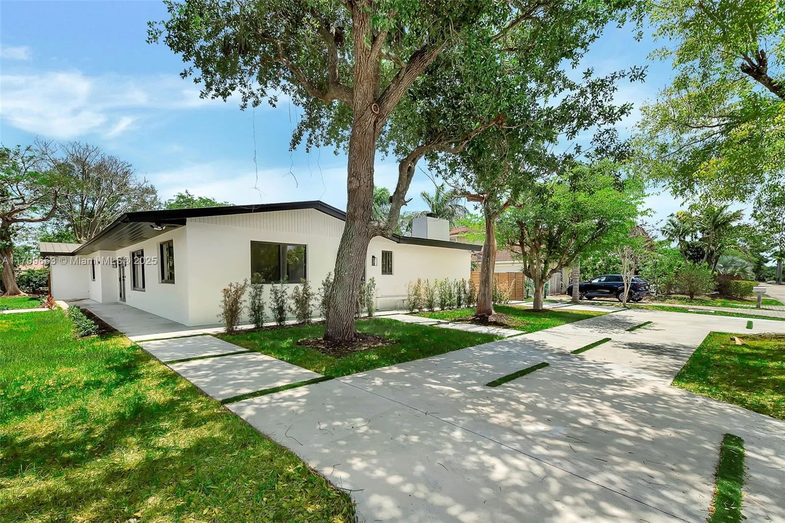 Miami, Florida 33176, United States, 4 Bedrooms Bedrooms, ,3 BathroomsBathrooms,Residential,Active,126586