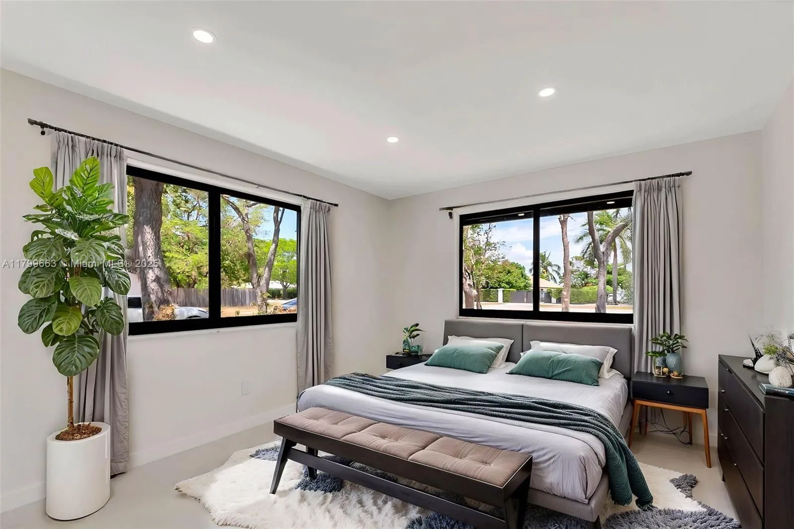 Miami, Florida 33176, United States, 4 Bedrooms Bedrooms, ,3 BathroomsBathrooms,Residential,Active,126586