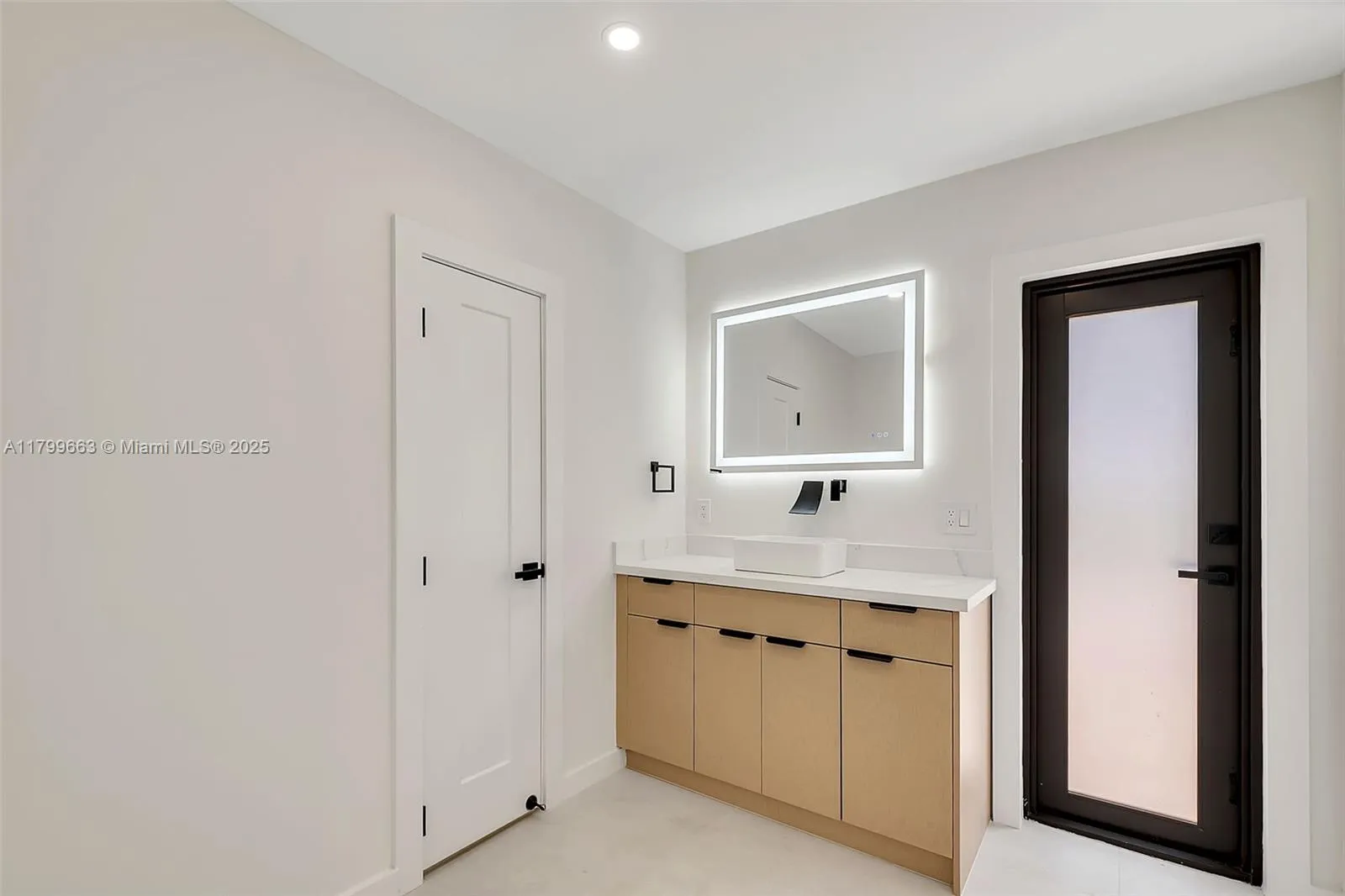 Miami, Florida 33176, United States, 4 Bedrooms Bedrooms, ,3 BathroomsBathrooms,Residential,Active,126586