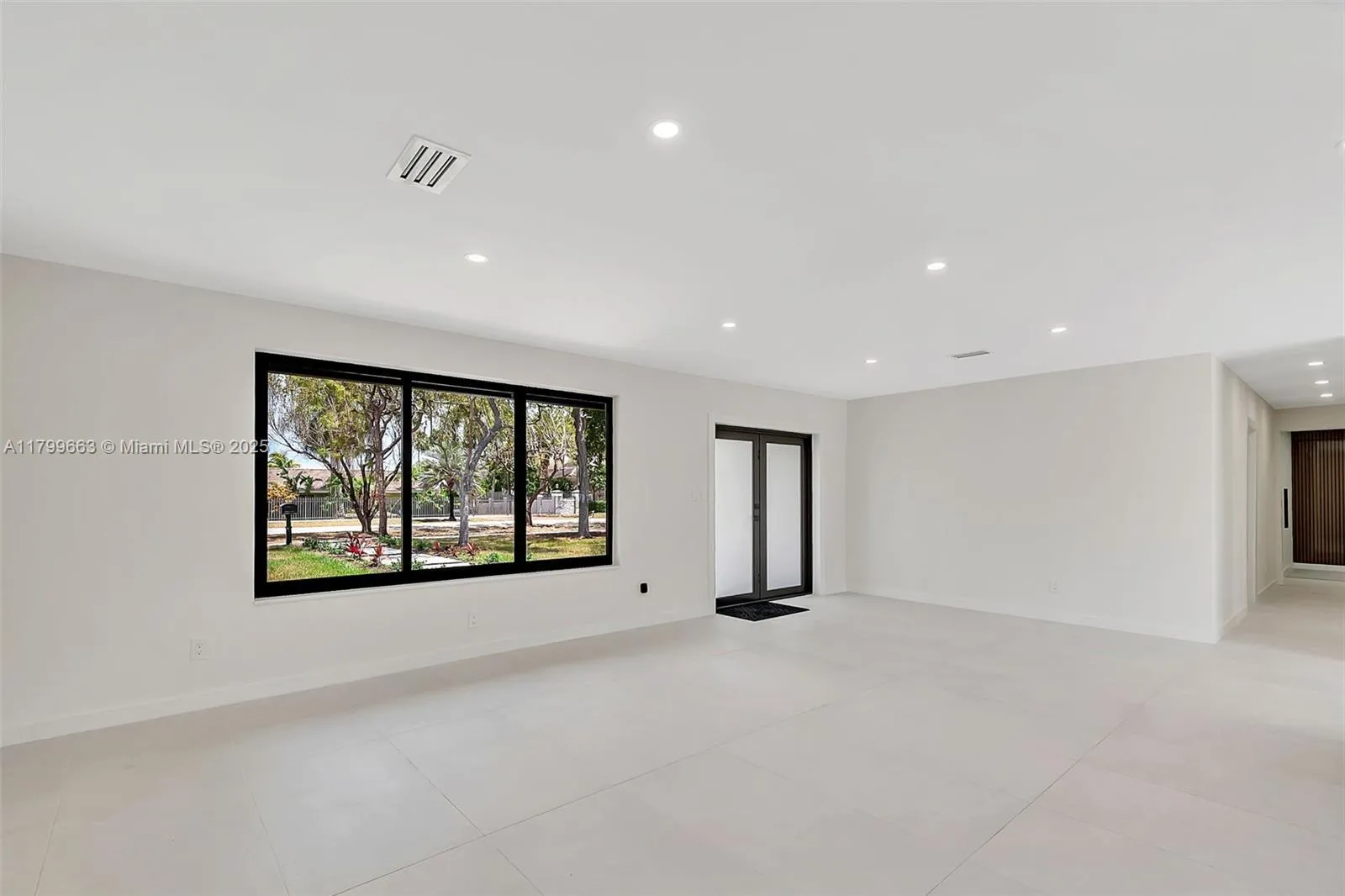 Miami, Florida 33176, United States, 4 Bedrooms Bedrooms, ,3 BathroomsBathrooms,Residential,Active,126586