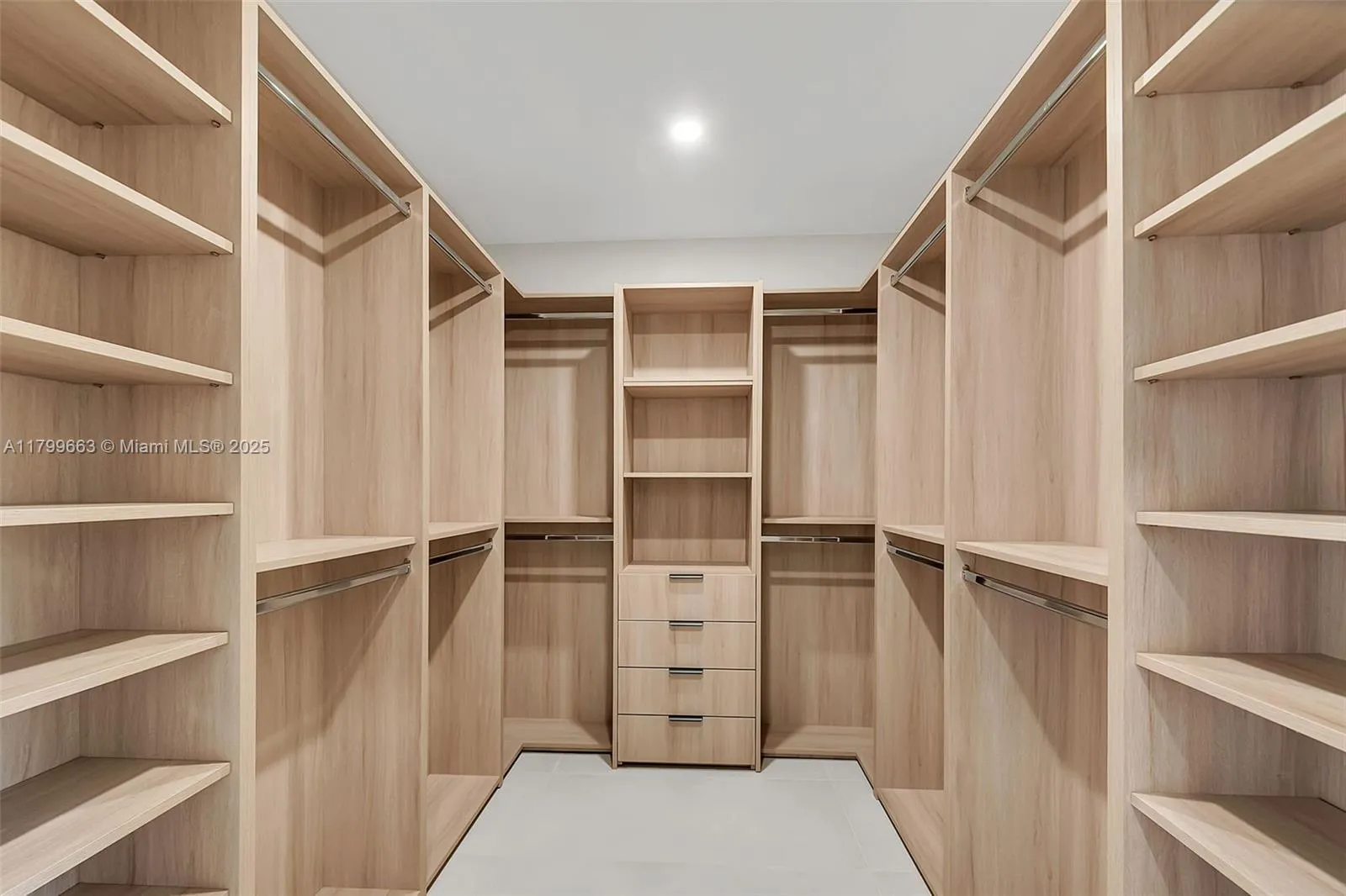 Miami, Florida 33176, United States, 4 Bedrooms Bedrooms, ,3 BathroomsBathrooms,Residential,Active,126586