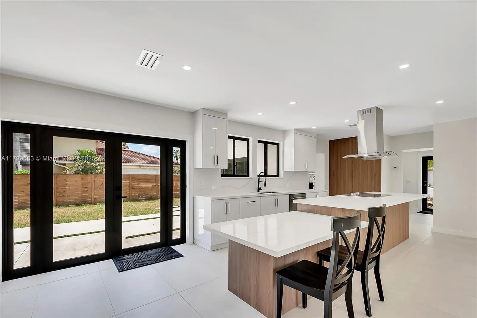 Miami, Florida 33176, United States, 4 Bedrooms Bedrooms, ,3 BathroomsBathrooms,Residential,Active,126586