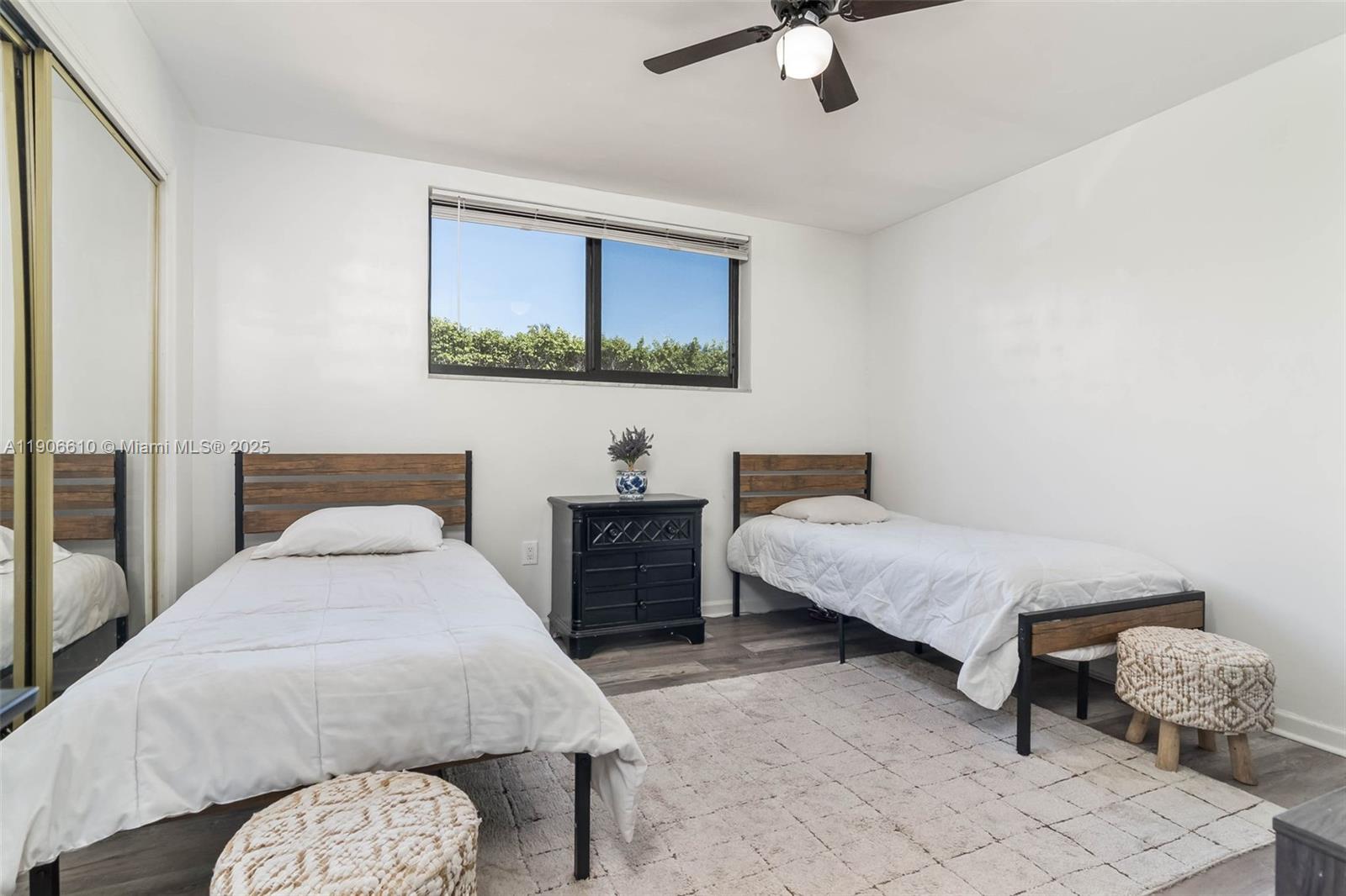 HARBOUR CLUB VILLAS CONDO - Residential