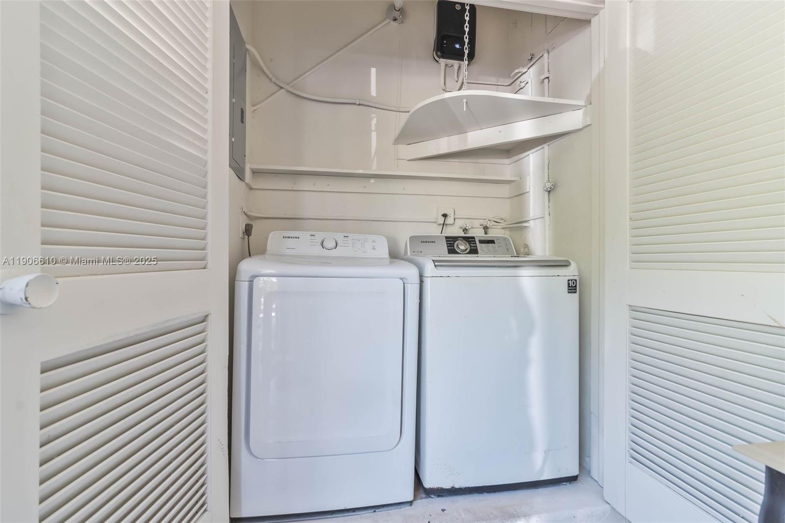 HARBOUR CLUB VILLAS CONDO - Residential