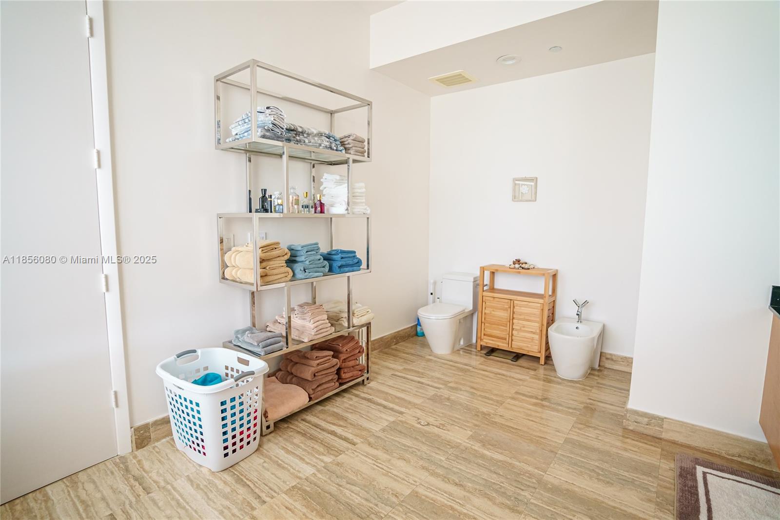 TDR TOWER II CONDO - Residential