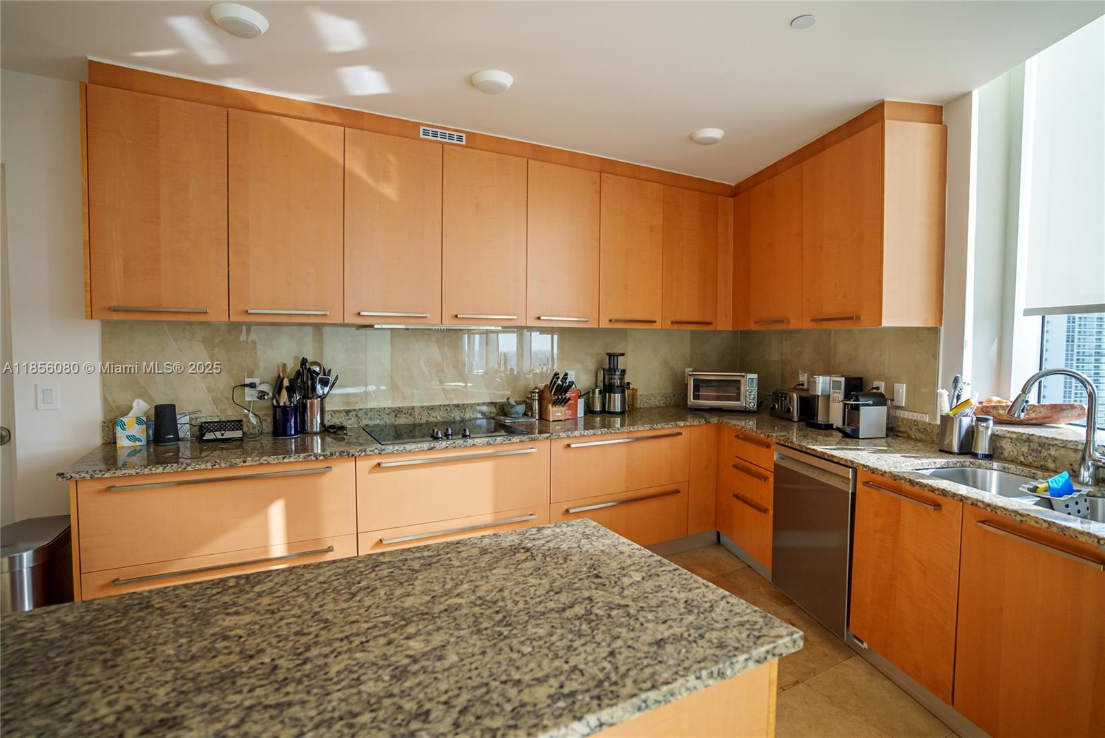 TDR TOWER II CONDO - Residential