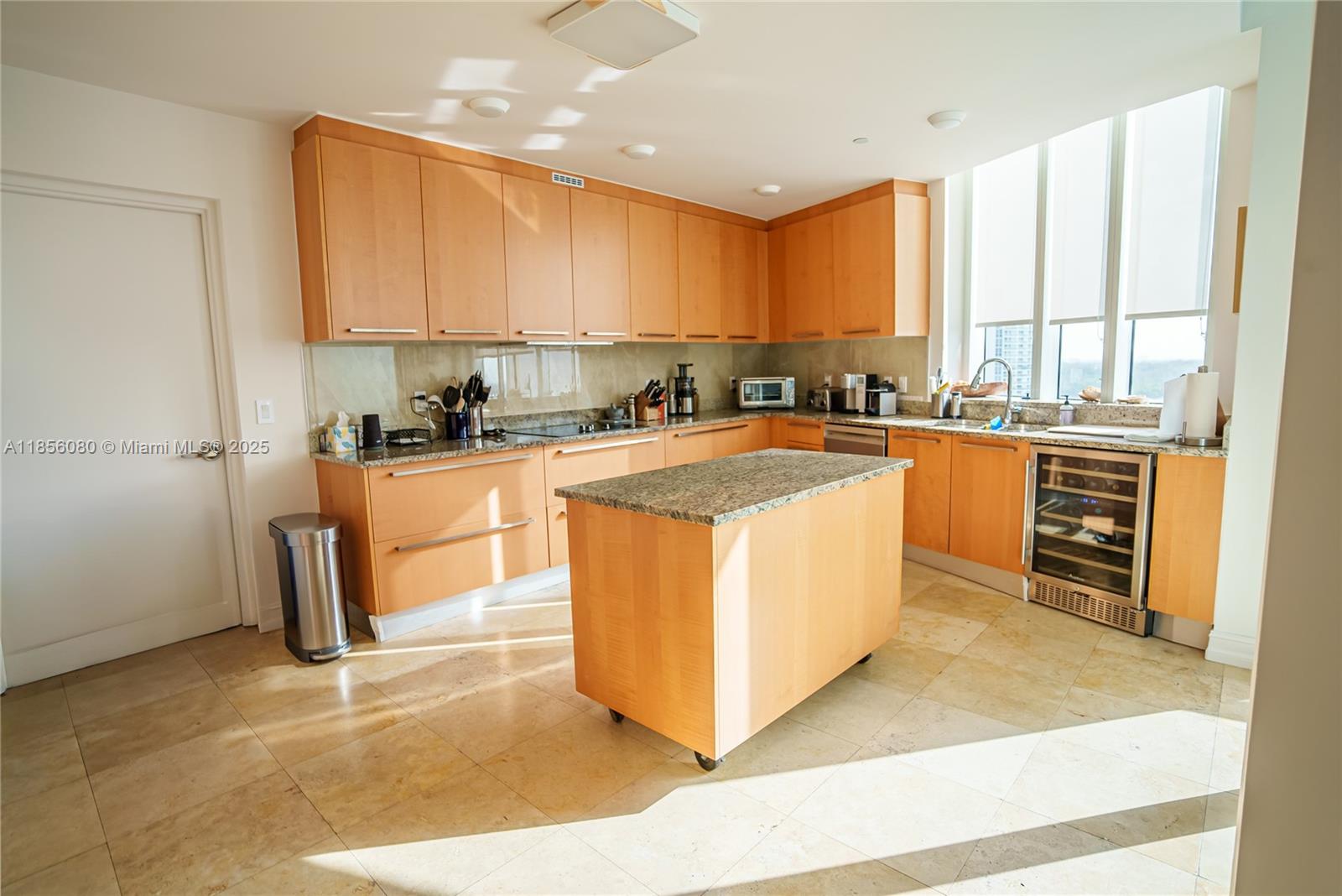 TDR TOWER II CONDO - Residential