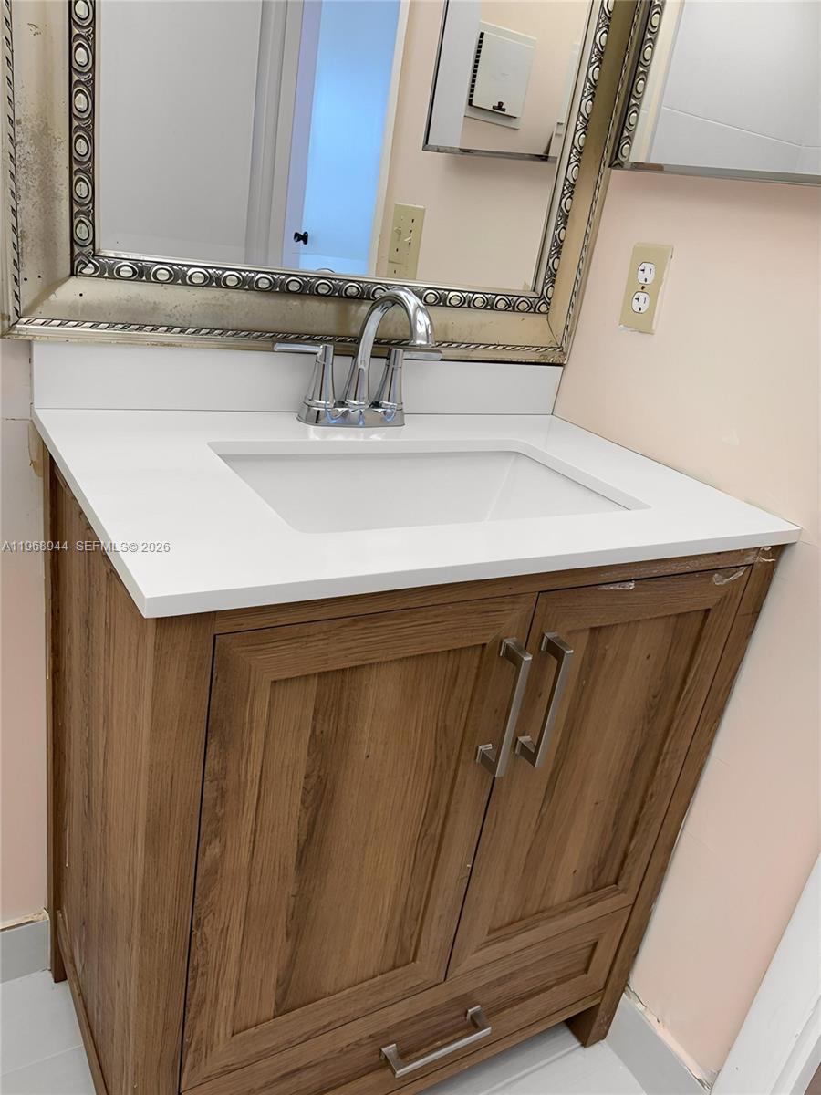 KINGS POINT BURGUNDY COND - Residential