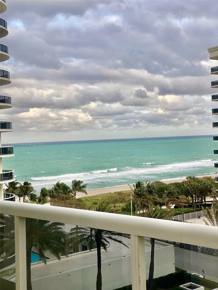 MAJESTIC TOWER - Residential