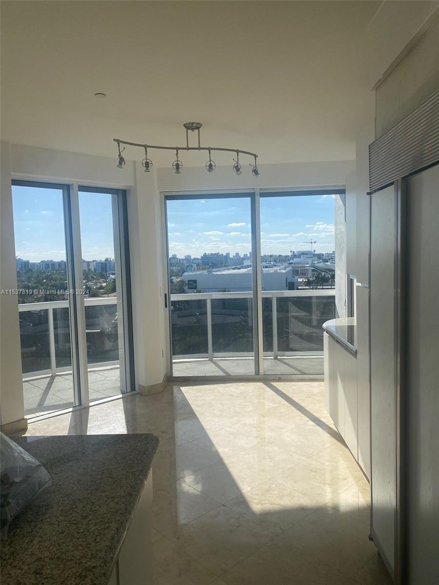 MAJESTIC TOWER - Residential