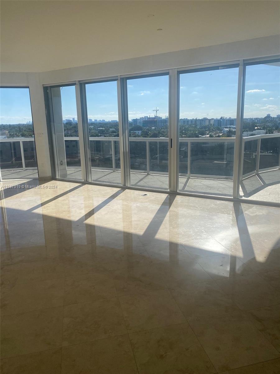 MAJESTIC TOWER - Residential