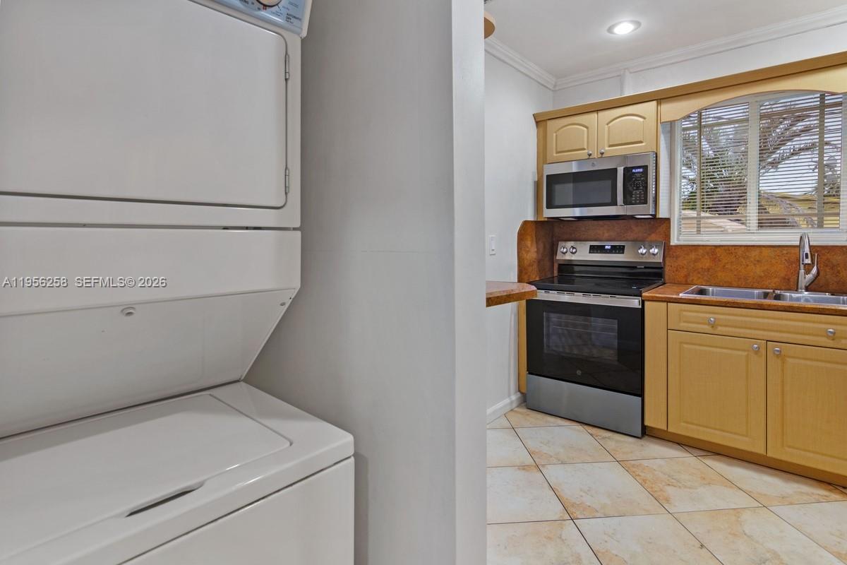 STEPHEN MANOR - Residential