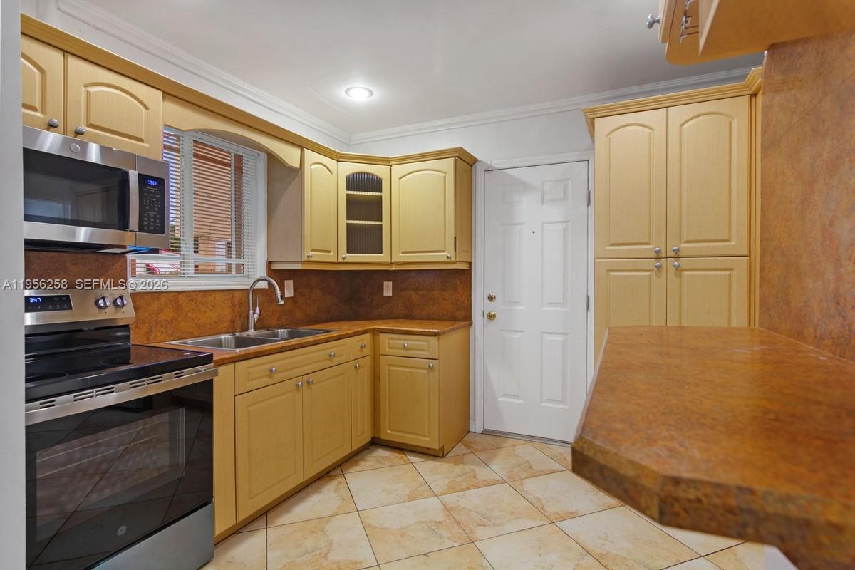 STEPHEN MANOR - Residential