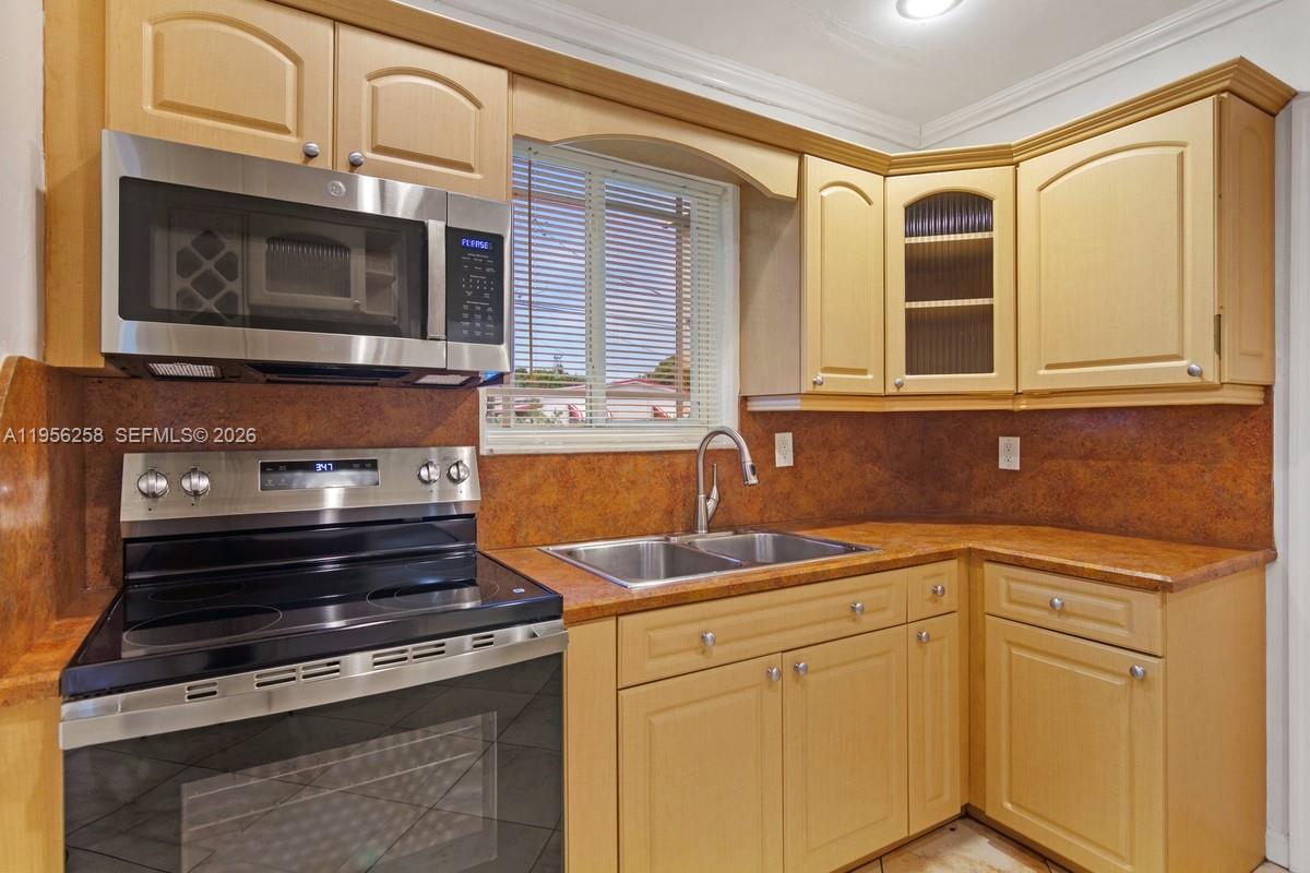 STEPHEN MANOR - Residential