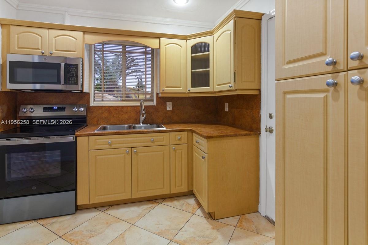 STEPHEN MANOR - Residential