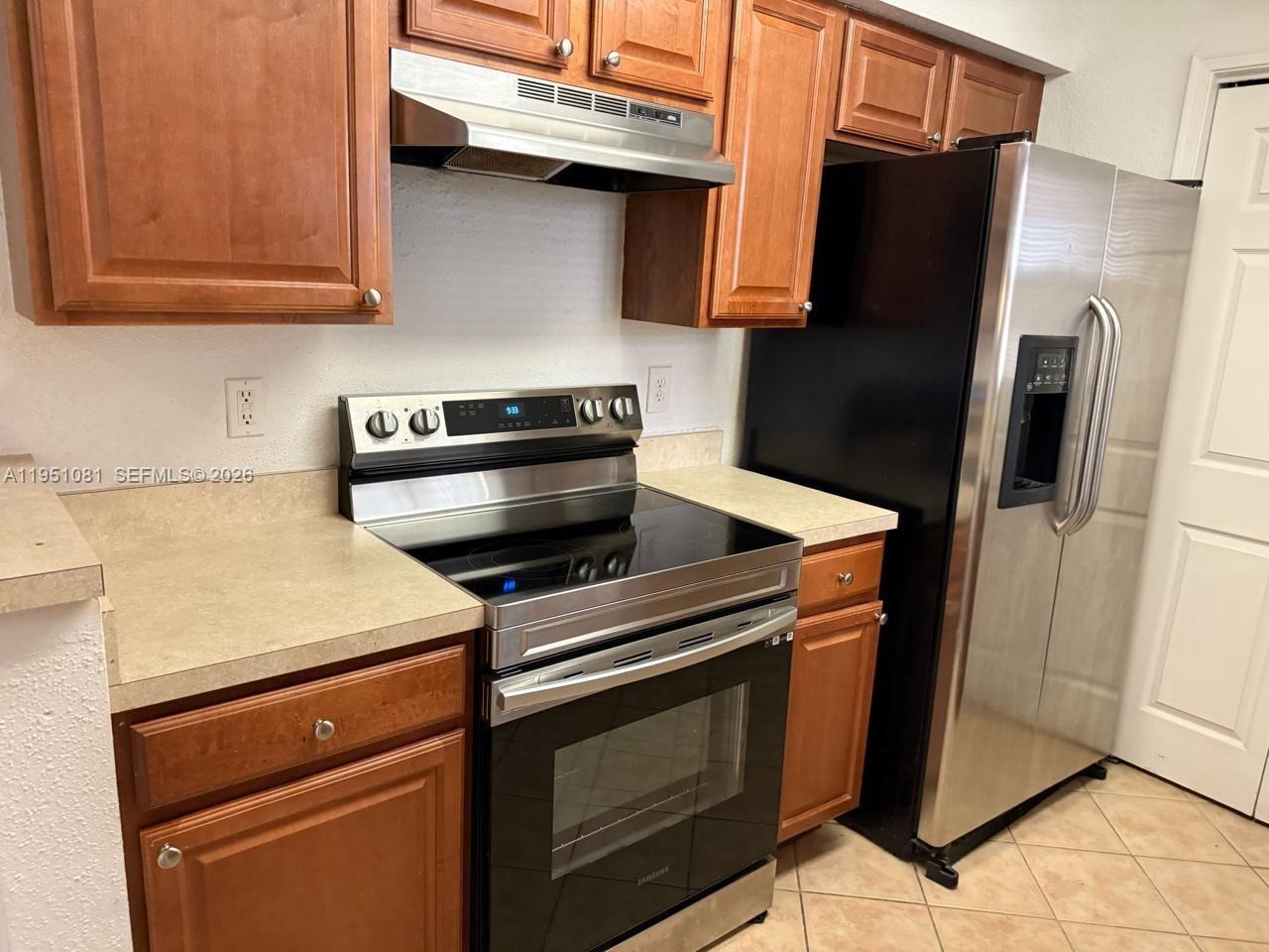 833 Riverside Dr 811