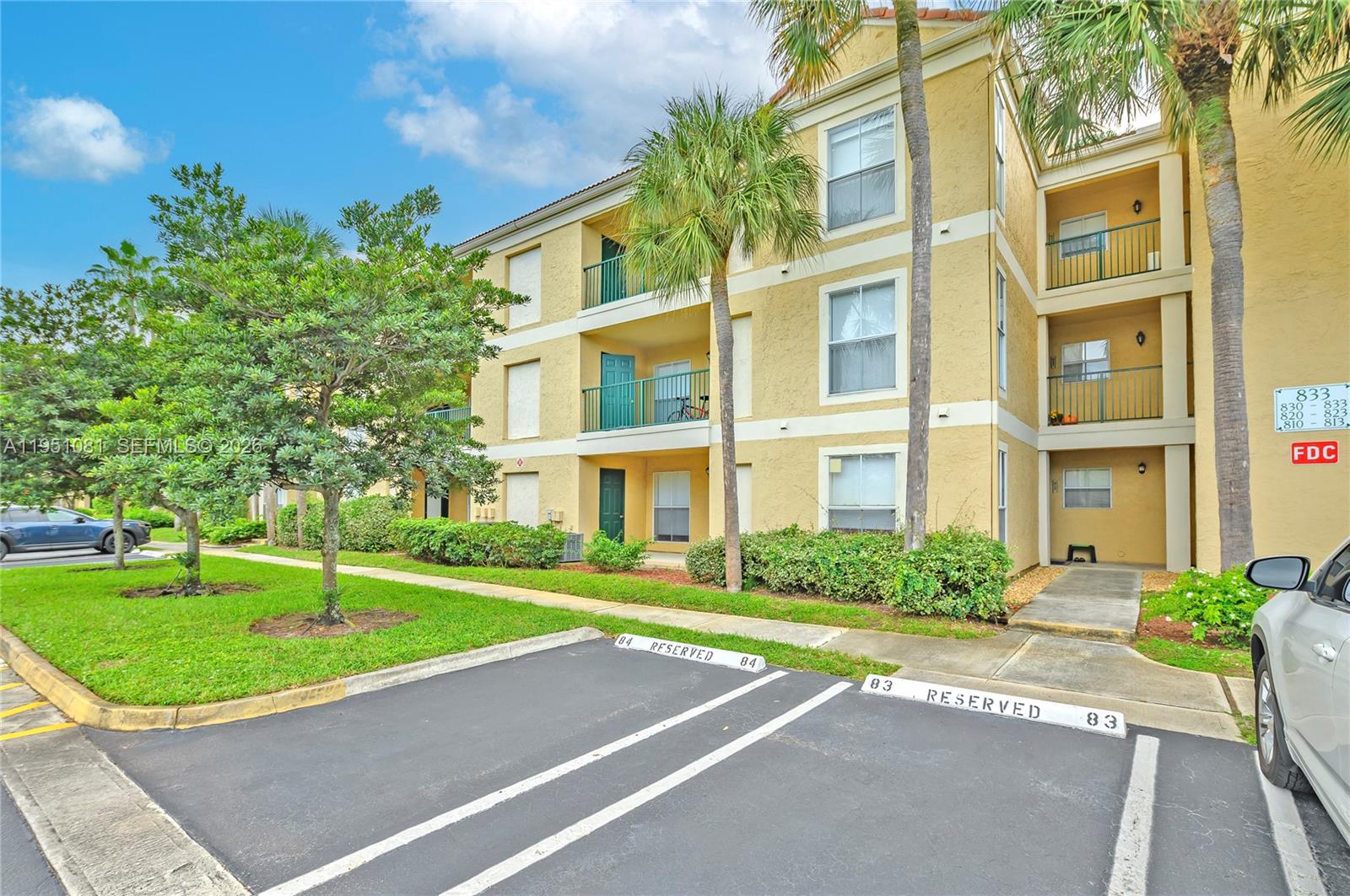 SAVANNAH AT RIVERSIDE CON - Residential