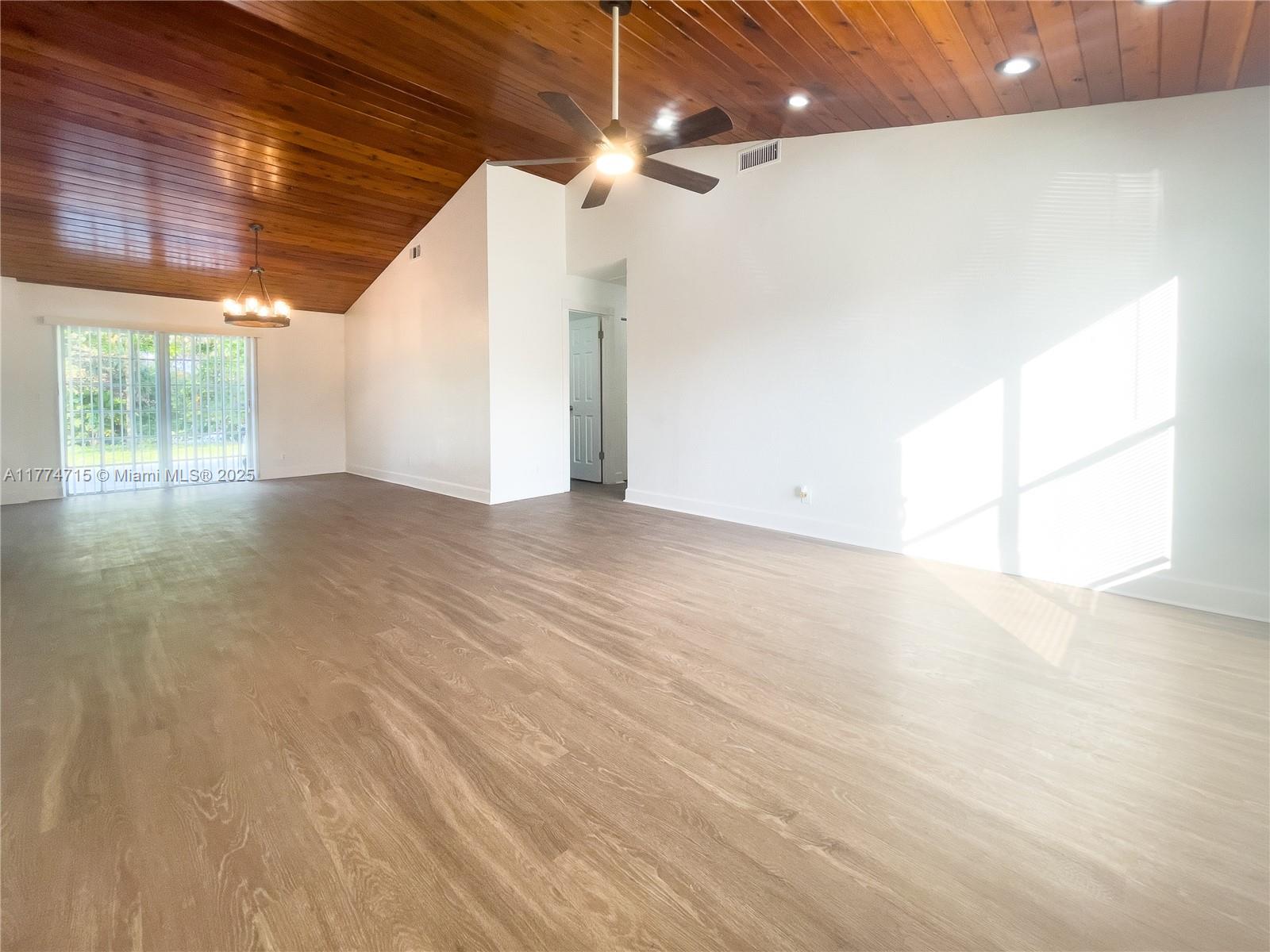 NORTH LAUDERDALE VILLAGE - Residential