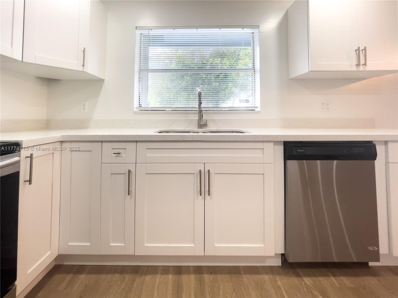 NORTH LAUDERDALE VILLAGE - Residential