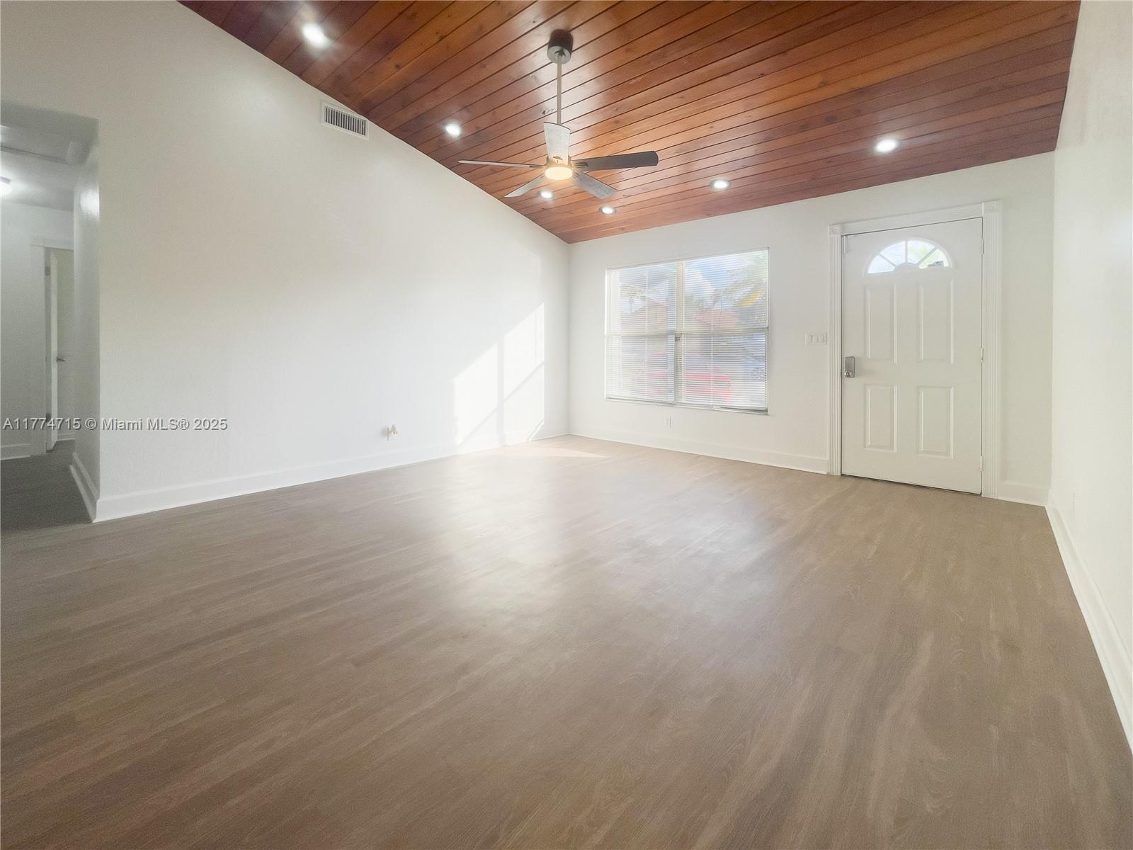 NORTH LAUDERDALE VILLAGE - Residential